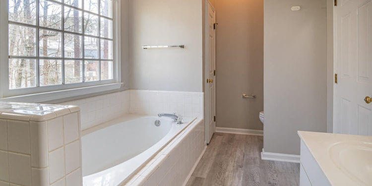 Как да си изберем подходяща метална врата?