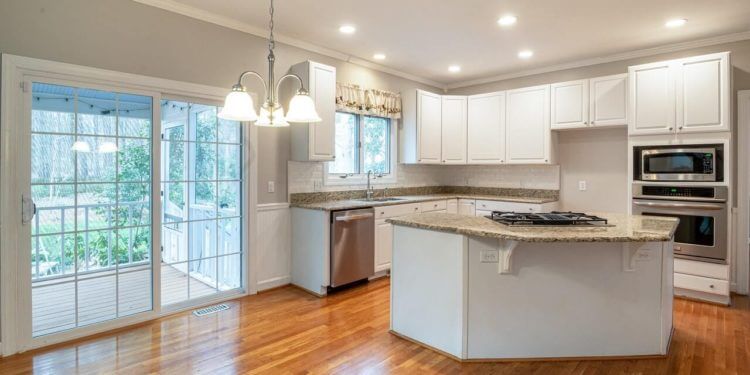 Как да си изберем подходяща метална врата?