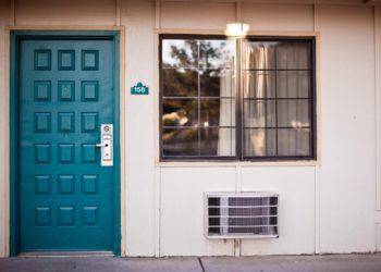 Как да си изберем подходяща метална врата?