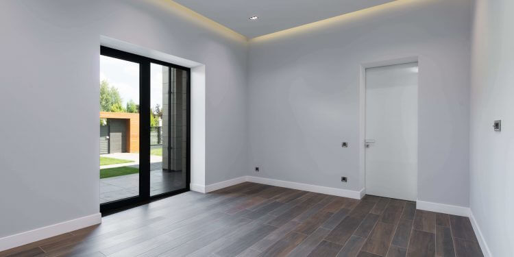 Празна стая врата