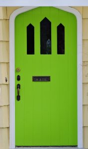 Зелена входна врата